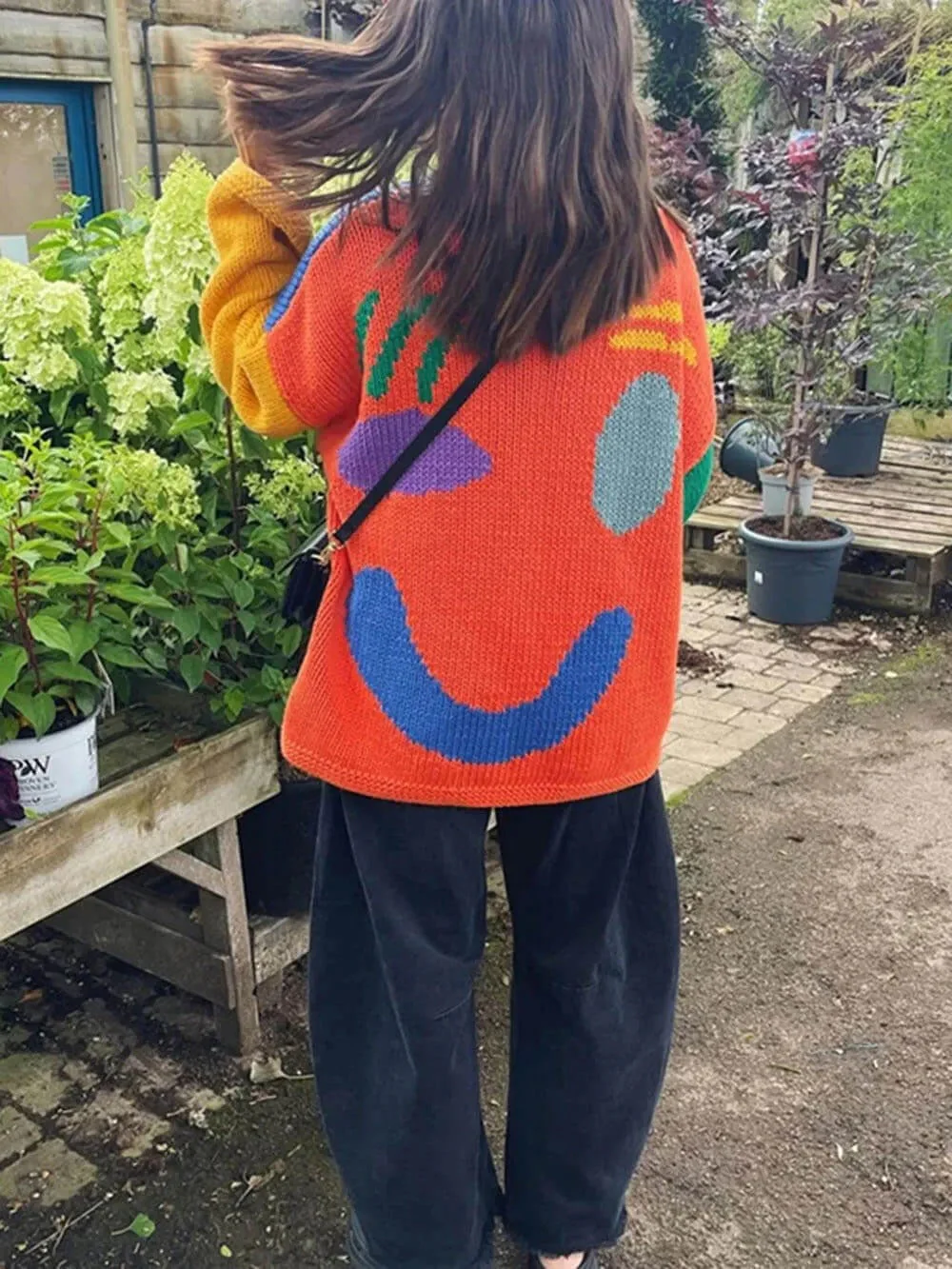 Damen Pullover mit verspieltem Gesichtsmotiv – Strickpullover im künstlerischen Stil für Freizeit & Alltag - Image 17