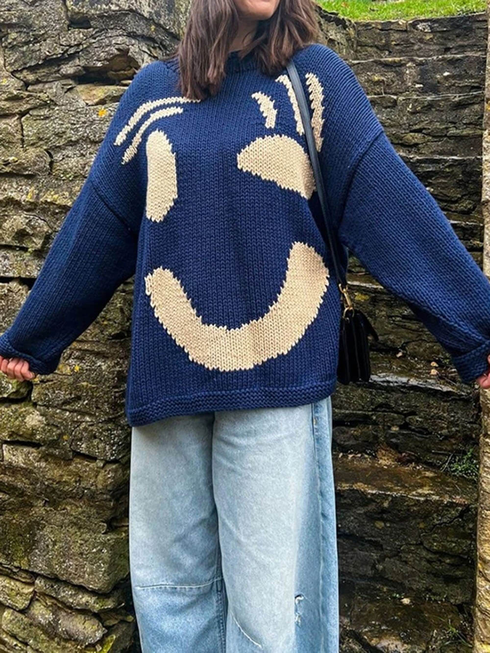 Damen Pullover mit verspieltem Gesichtsmotiv – Strickpullover im künstlerischen Stil für Freizeit & Alltag - Image 6