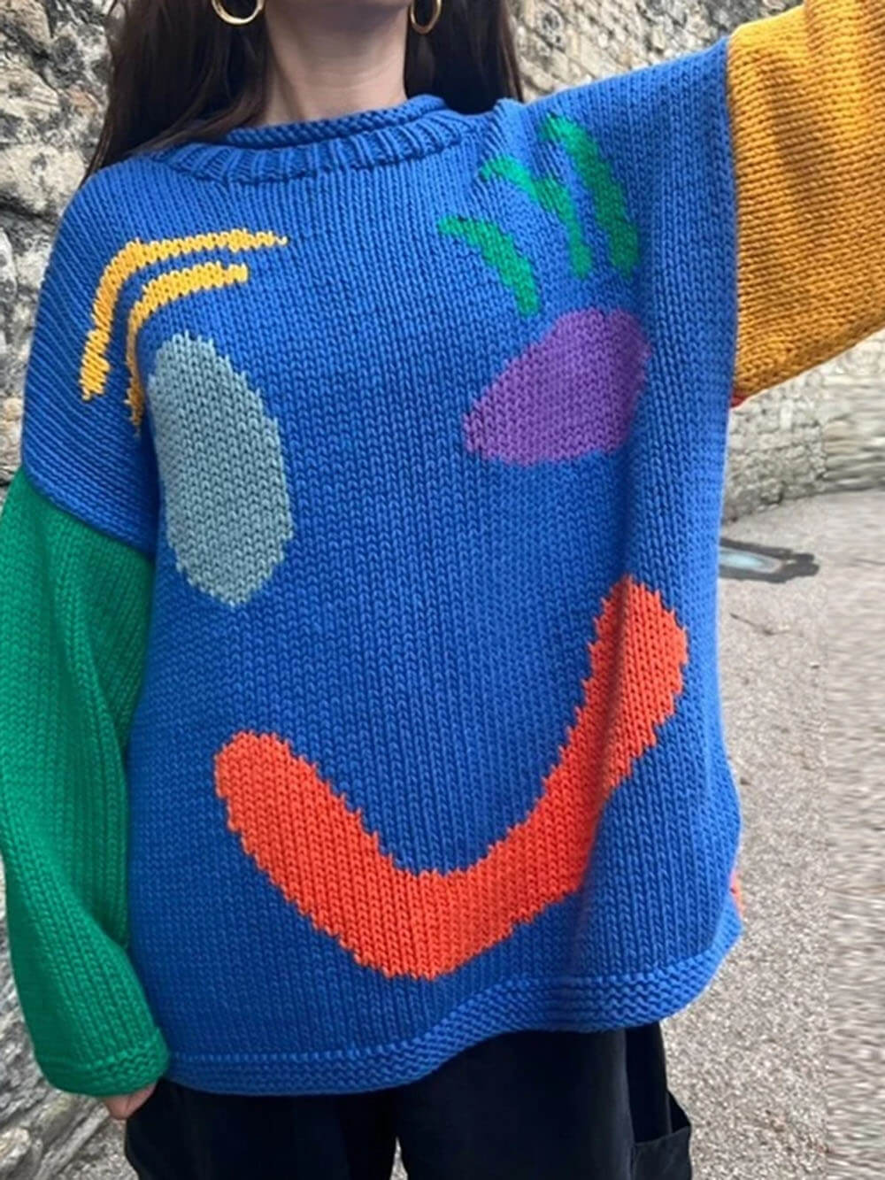Damen Pullover mit verspieltem Gesichtsmotiv – Strickpullover im künstlerischen Stil für Freizeit & Alltag - Image 8