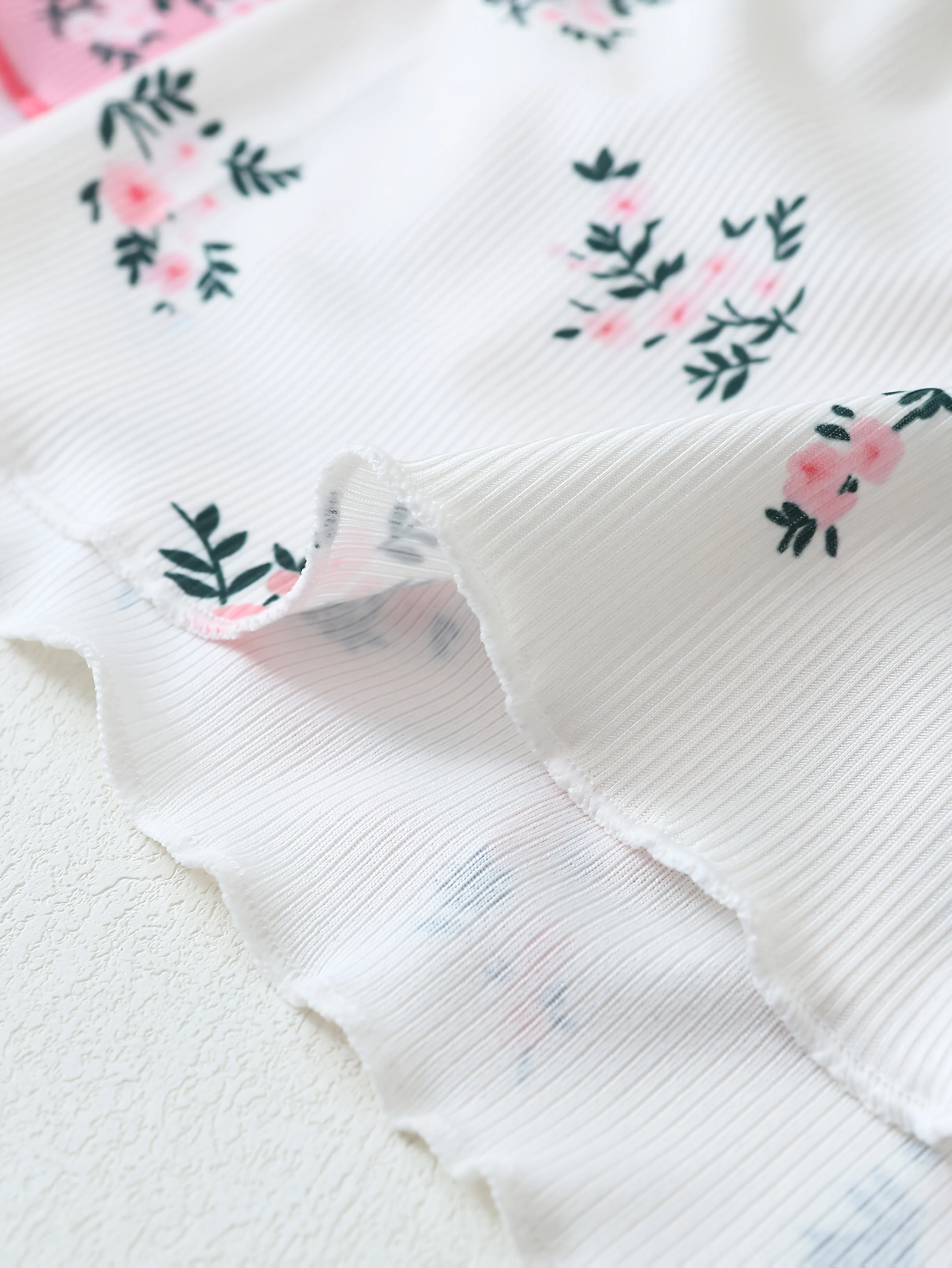 Damen Pyjama Set Zweiteilig mit Blumendruck – Kurzes Schlafanzug-Set für Frühling und Sommer, Sexy Stil - Image 7