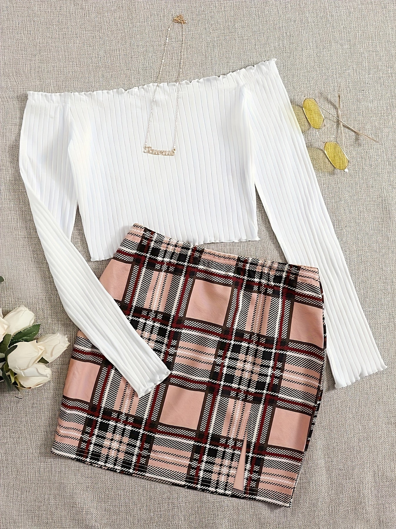 Damen Set Eleganter Off-Shoulder-Top und Karierter Minirock – Perfekt für Frühling & Sommer