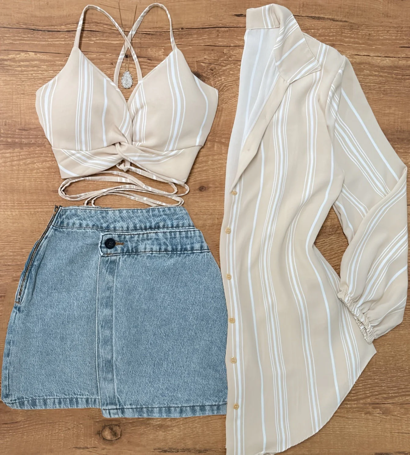 Damen Set – Modisches Streifen Crop Top mit Wickeldetail, Hemd und Jeansrock – Perfekt für Sommer & Freizeit