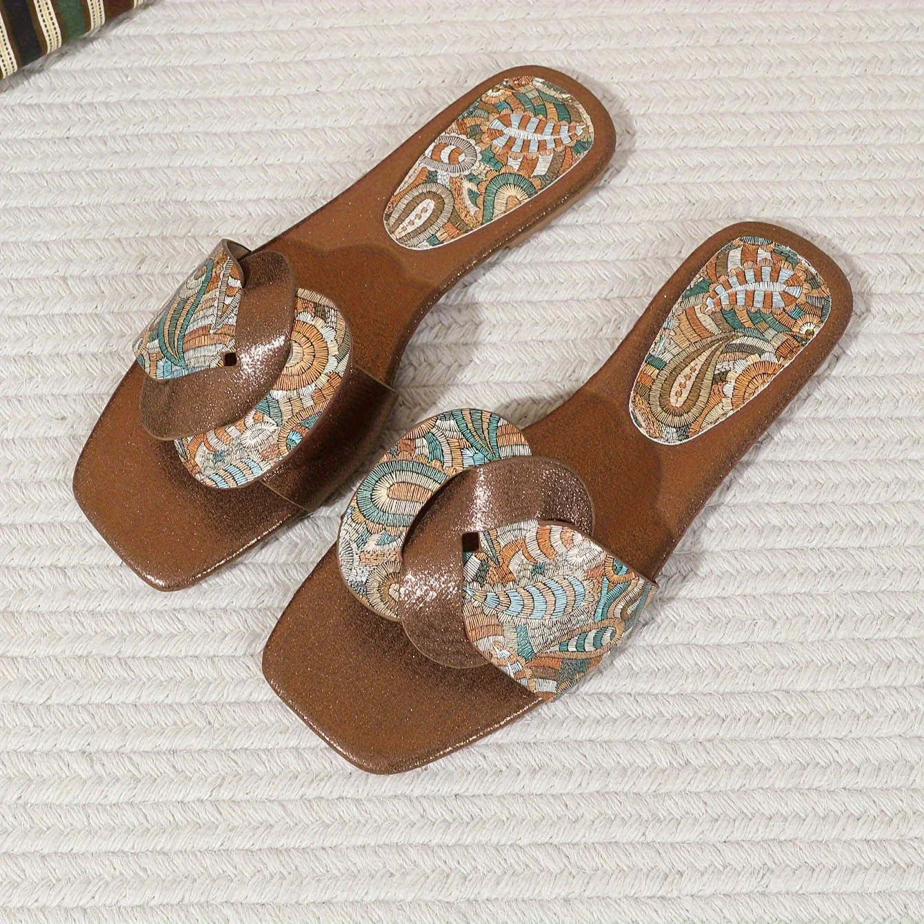 Damen Slipper mit Paisley-Muster und modernem Design – Stilvolle Sommerschuhe für Alltag und Freizeit - Image 2