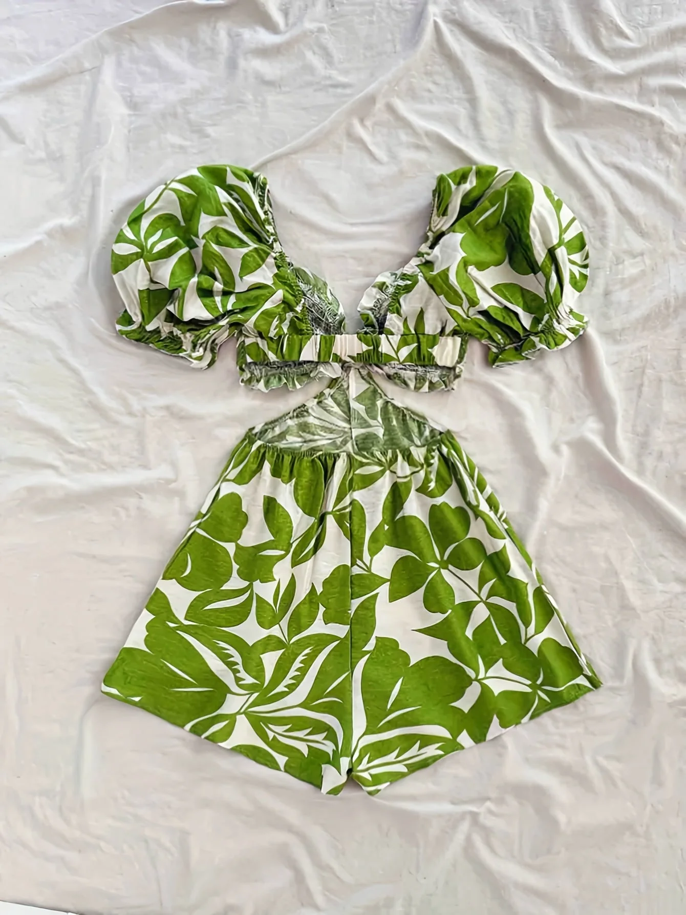 Damen Sommer Jumpsuit mit Puffärmeln und tropischem Blattmuster – Perfekt für Strand und Urlaub - Image 6