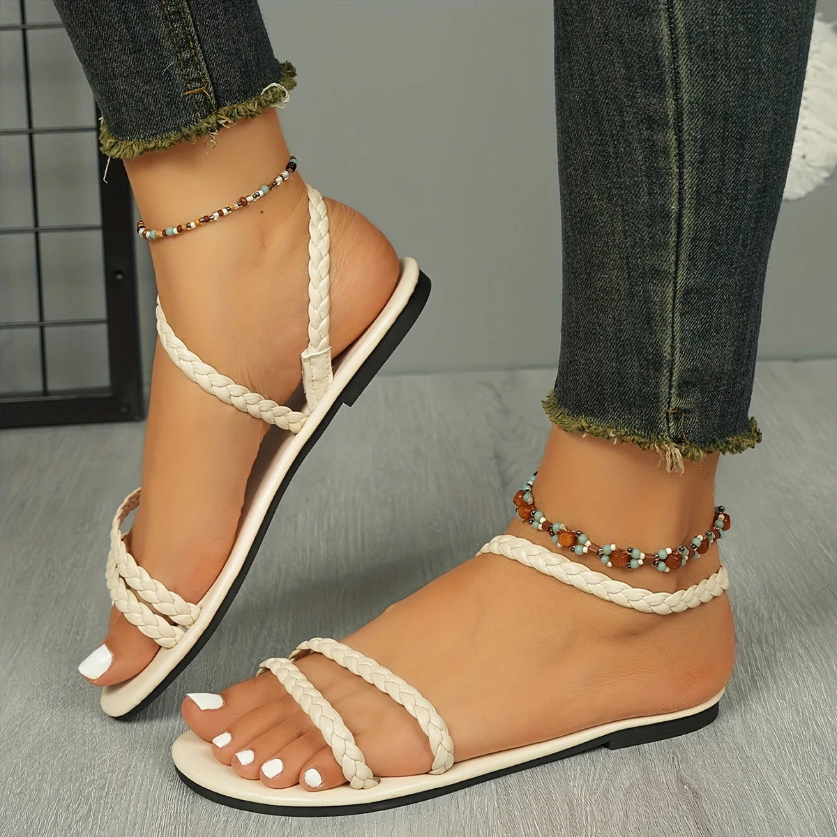Damen Sommer Sandalen mit geflochtenen Riemen – Flache, offene Zehensandalen für Freizeit und Urlaub - Image 11