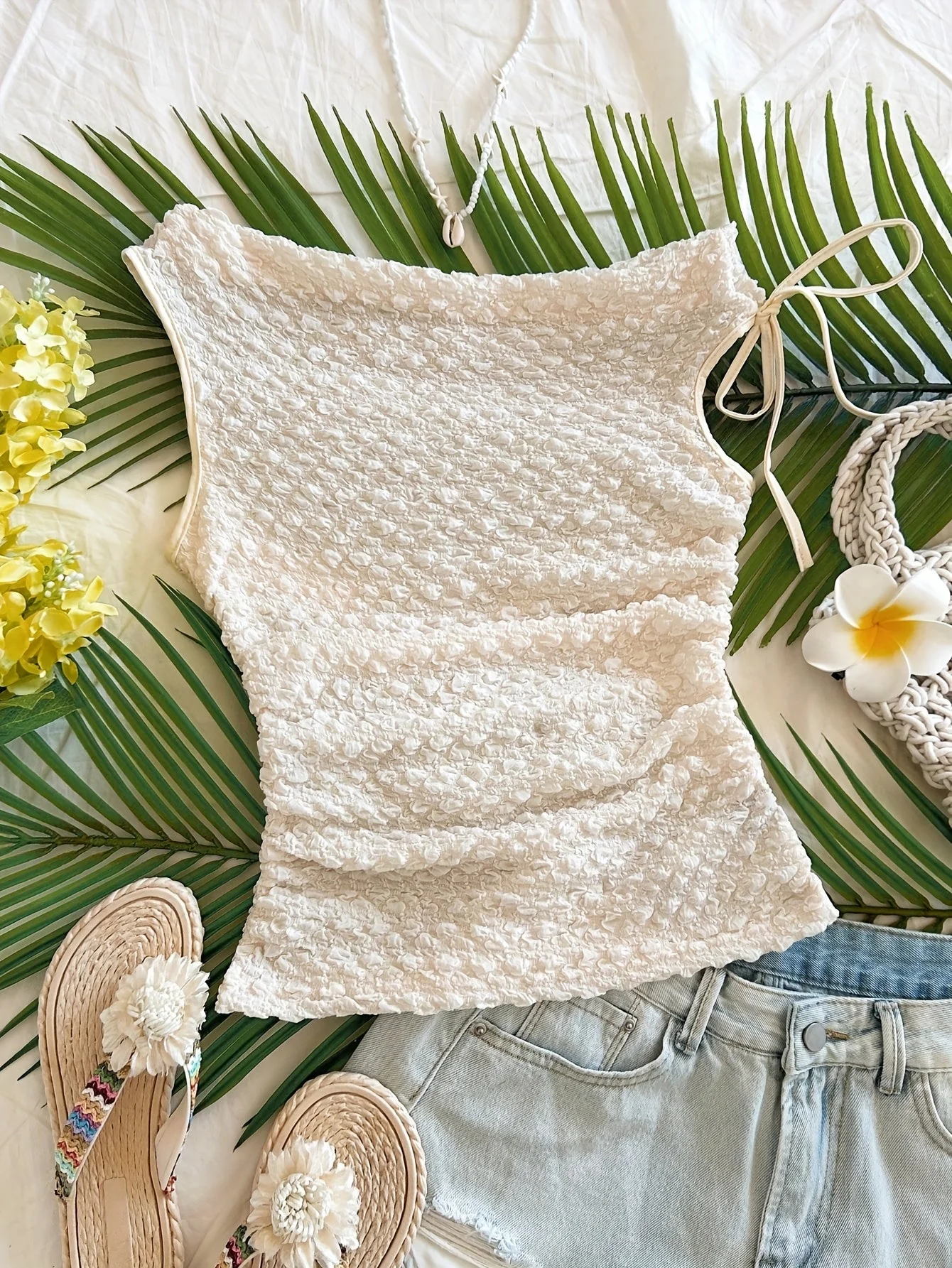 Damen Sommer-Top mit Struktur und asymmetrischem Schulterdetail – Ideal für Urlaub und Strand - Image 2