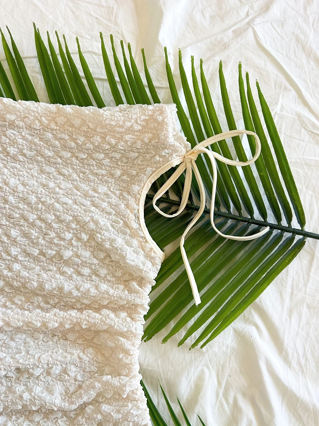 Damen Sommer-Top mit Struktur und asymmetrischem Schulterdetail – Ideal für Urlaub und Strand - Image 3