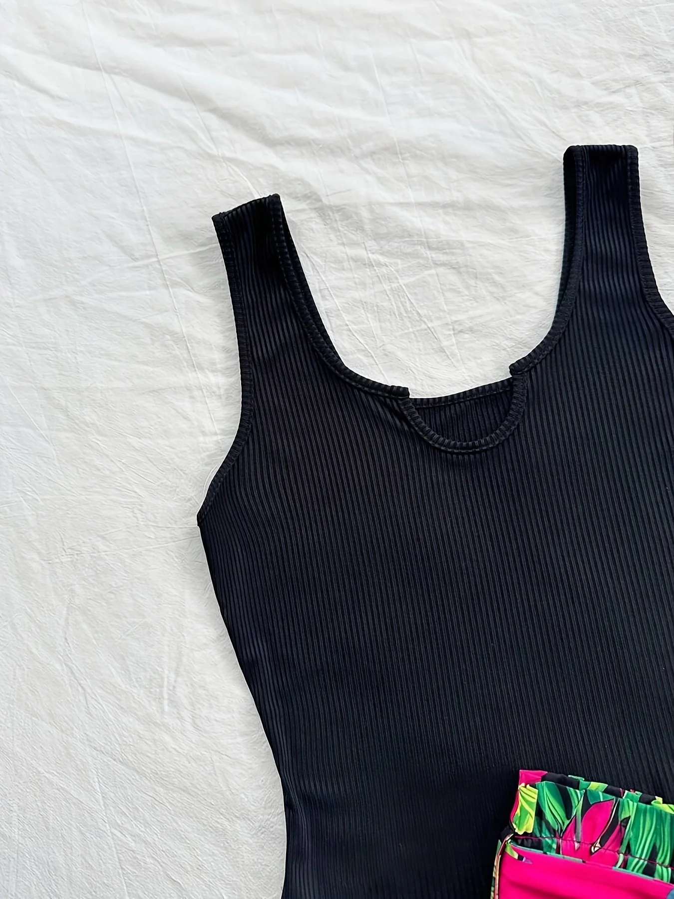 Damen Sommer Zweiteiler Set – Tropische Shorts und Geripptes Top für Urlaub und Freizeit - Image 7
