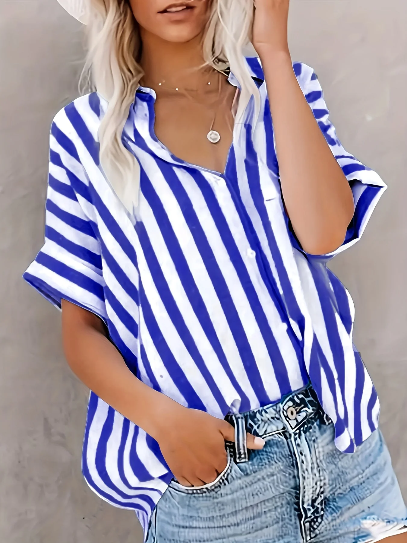 Damen Sommerbluse im Streifen-Look – Lässige Hemdbluse für Alltag und Urlaub