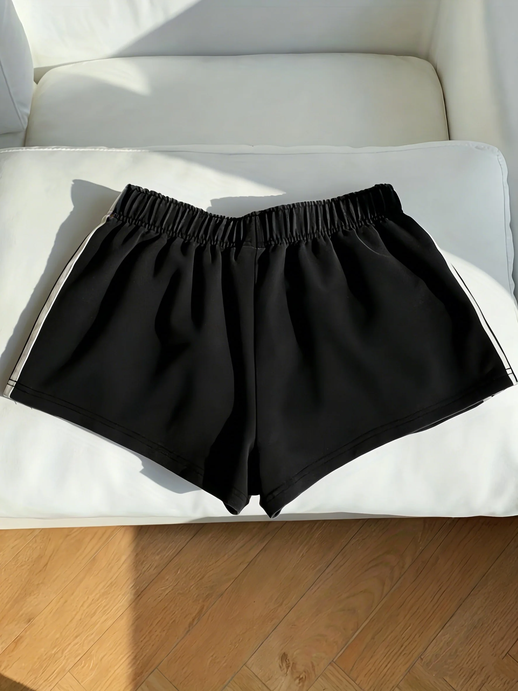 Damen Sport Shorts mit Streifen – Lässige Laufshorts für Freizeit und Fitness - Image 6