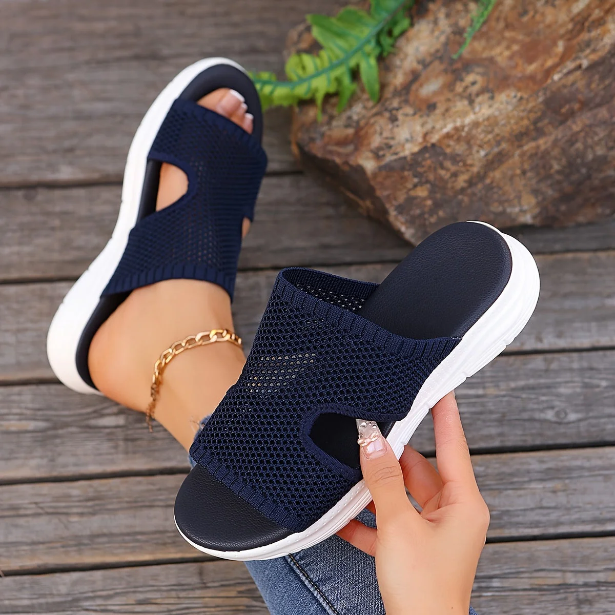 Damen Sportliche Slip-On-Sandalen mit Mesh-Design für Alltag und Freizeit - Image 2