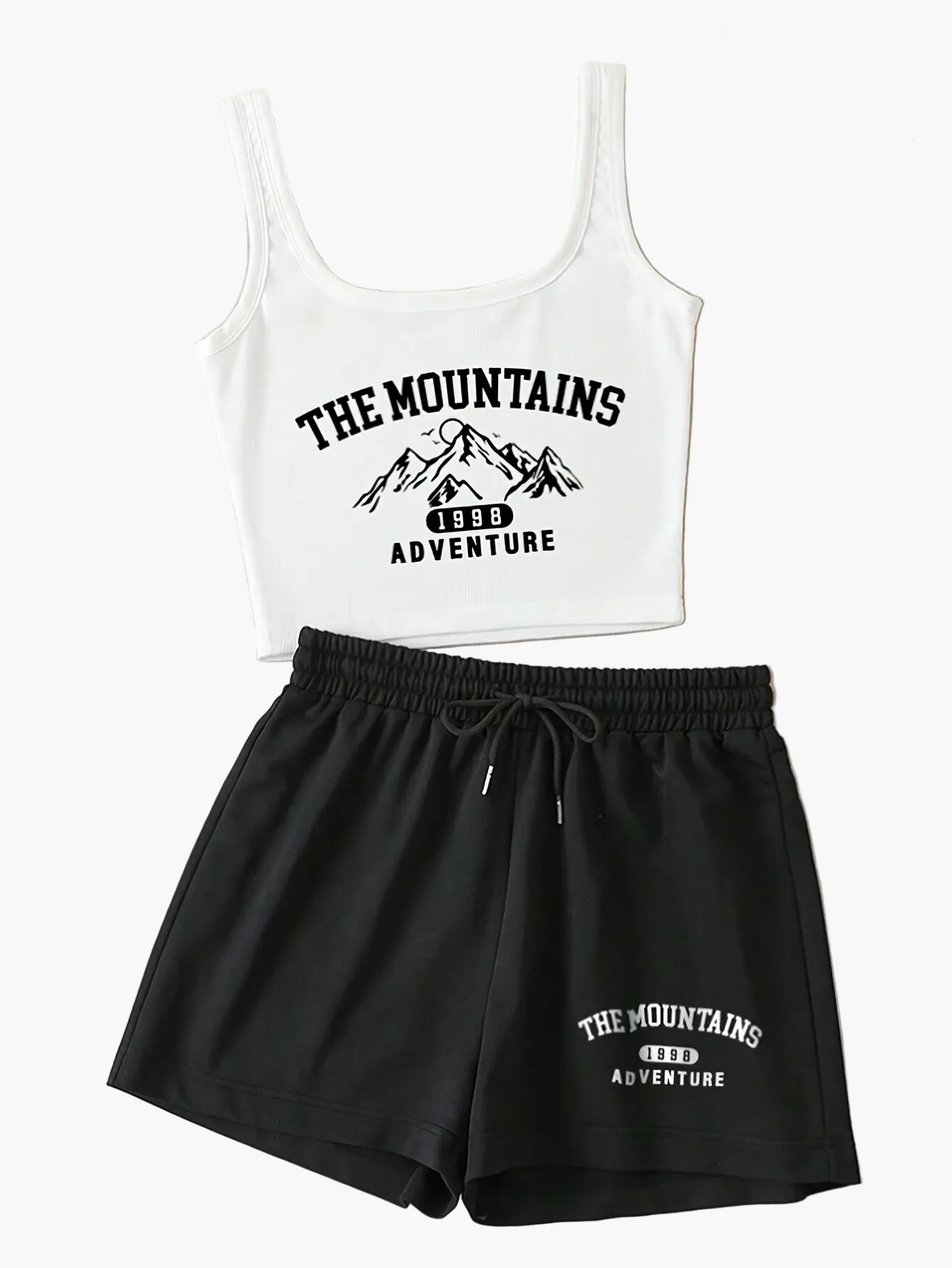 Damen Sportliches Freizeit-Set mit Print "The Mountains Adventure" – Top & Shorts – Perfekt für Sommer & Outdoor Aktivitäten - Image 11