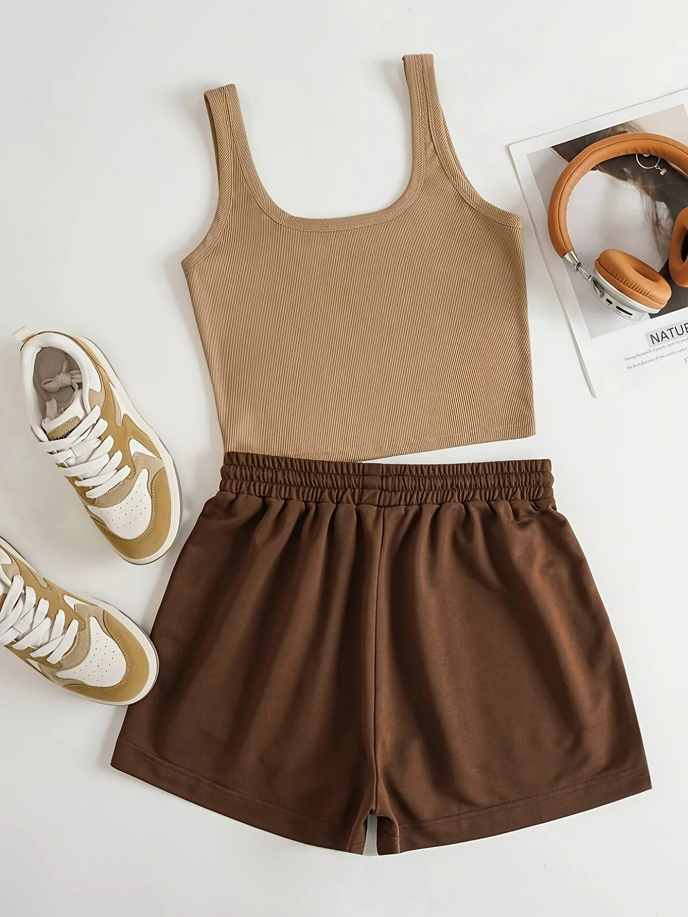 Damen Sportliches Freizeit-Set mit Print "The Mountains Adventure" – Top & Shorts – Perfekt für Sommer & Outdoor Aktivitäten - Image 6