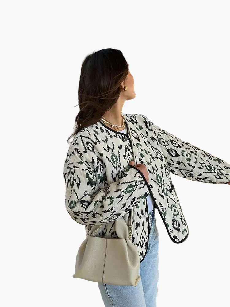 Damen Steppjacke im Ikat-Design – Modische Übergangsjacke für Alltag und Freizeit - Image 4