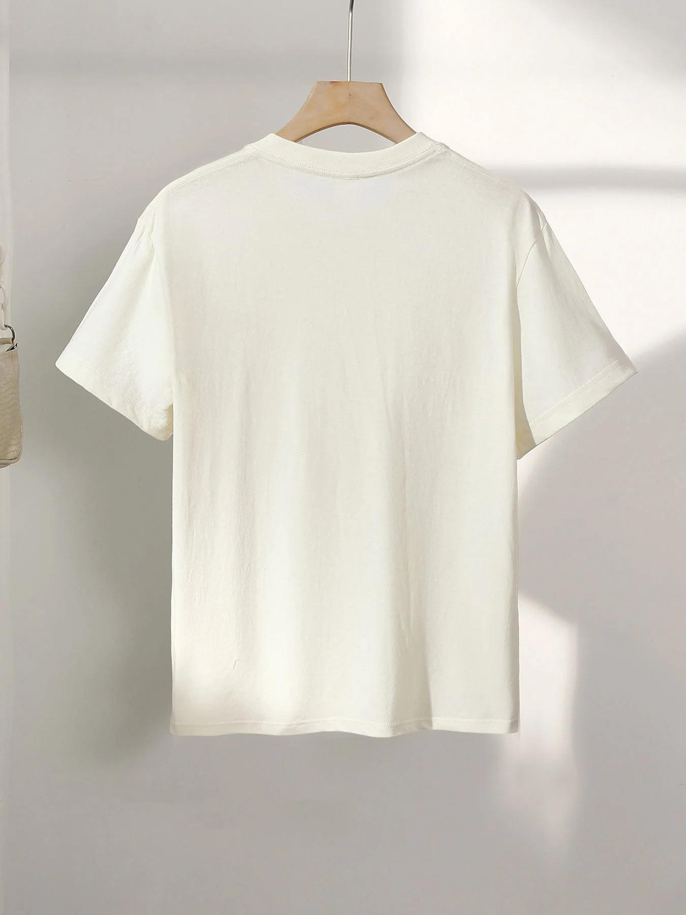 Damen T-Shirt mit Animal Print und inspirierendem Spruch – Modernes Freizeitshirt im Wild-Look - Image 8
