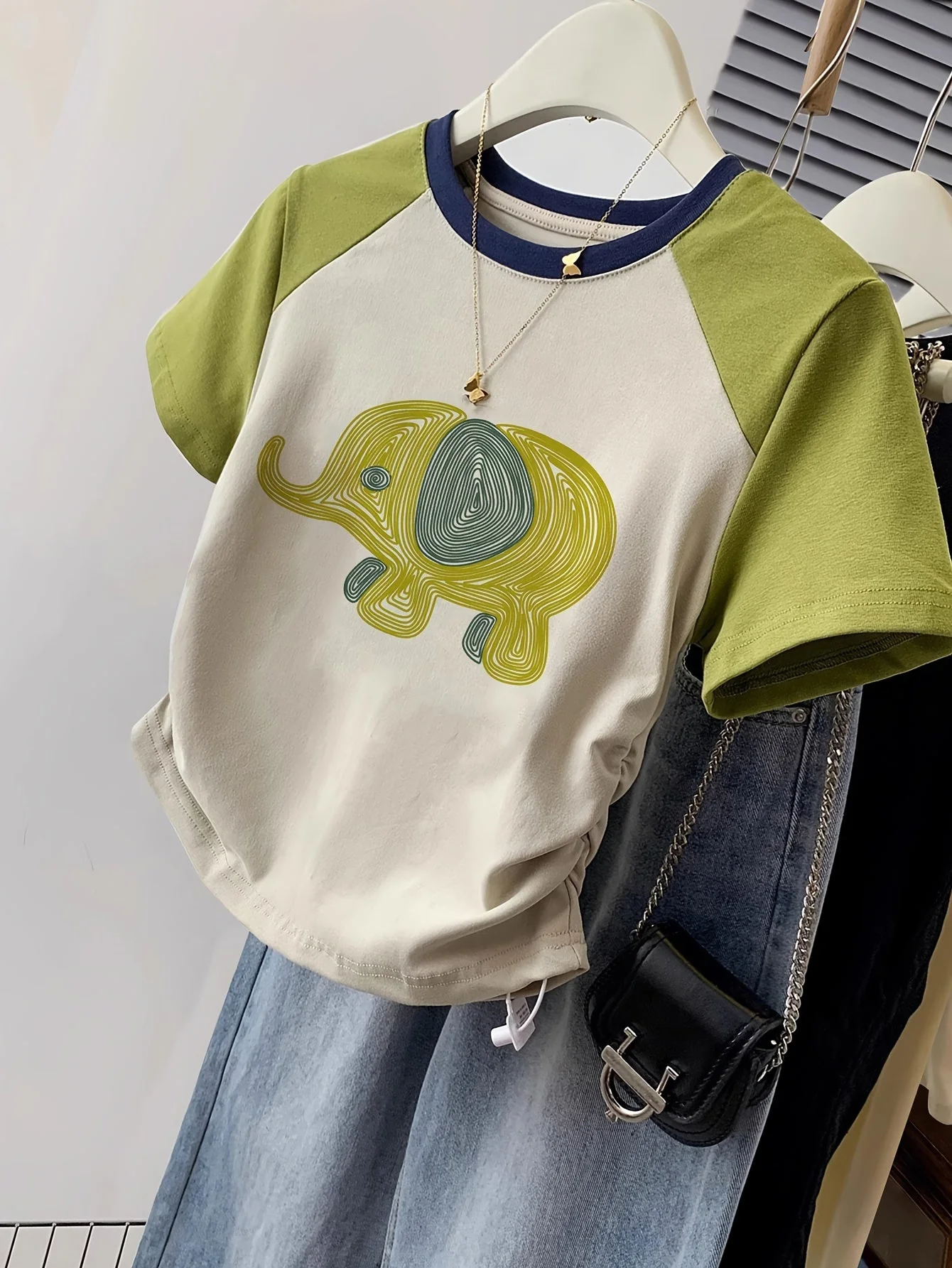 Damen T-Shirt mit Elefanten-Print im Y2K Stil für Freizeit und Alltag - Image 5