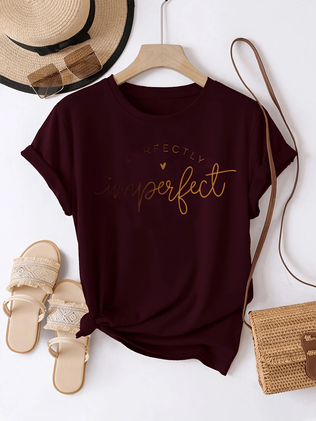 Damen T-Shirt mit Schriftzug 'Perfectly Imperfect' – Lässiger Stil, Motivations-Design, Alltag & Freizeit - Image 2