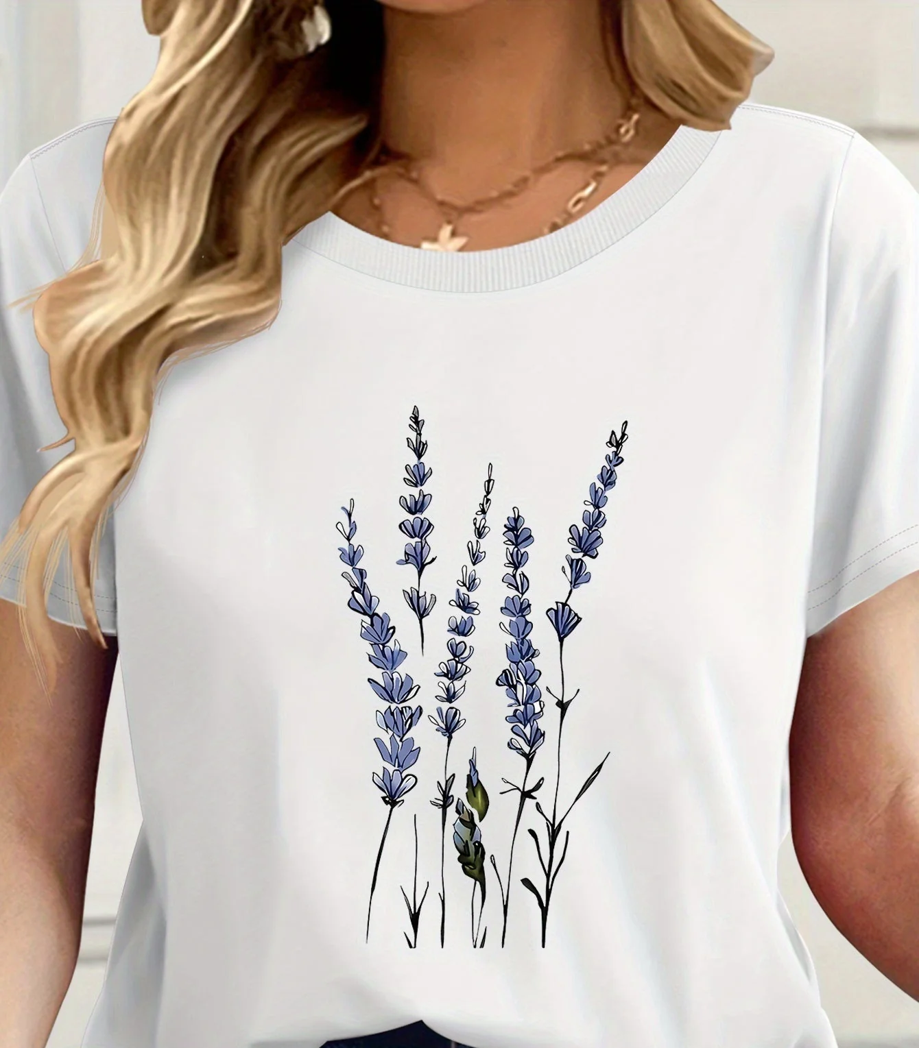 Damen T-Shirt mit Wildblumen-Print – Modernes Freizeitshirt mit floraler Illustration, Kurzarm, Ideal für Alltag & Freizeit - Image 3