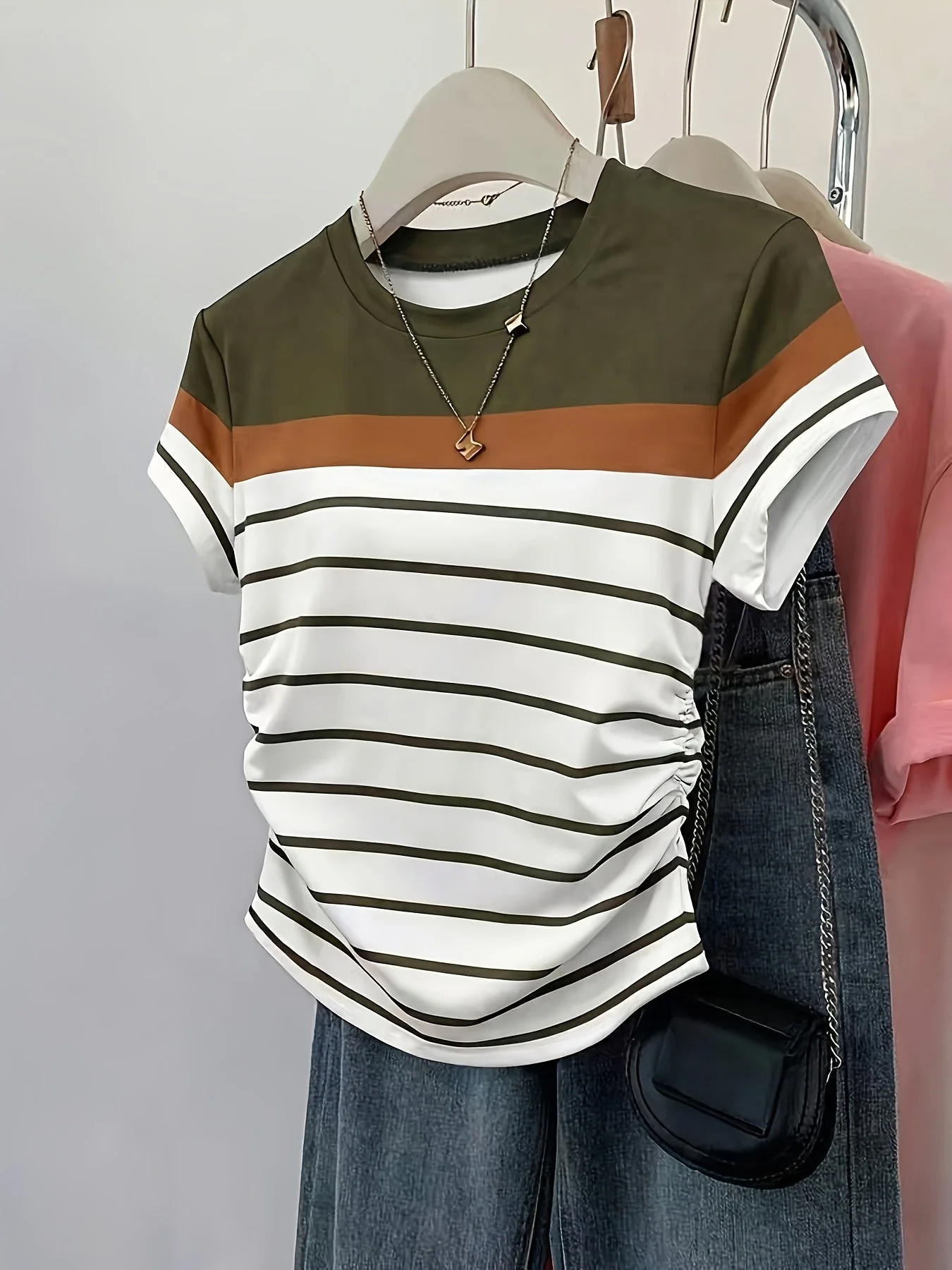 Damen T-Shirt im Streifen-Design mit Raffung – Eleganter Freizeitstil für den Sommer - Image 5