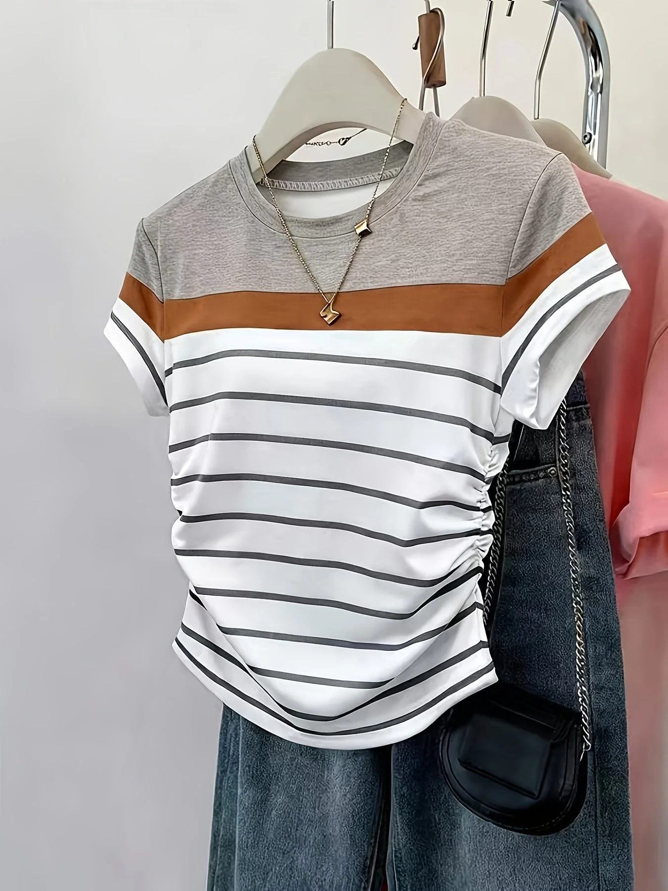 Damen T-Shirt im Streifen-Design mit Raffung – Eleganter Freizeitstil für den Sommer - Image 6