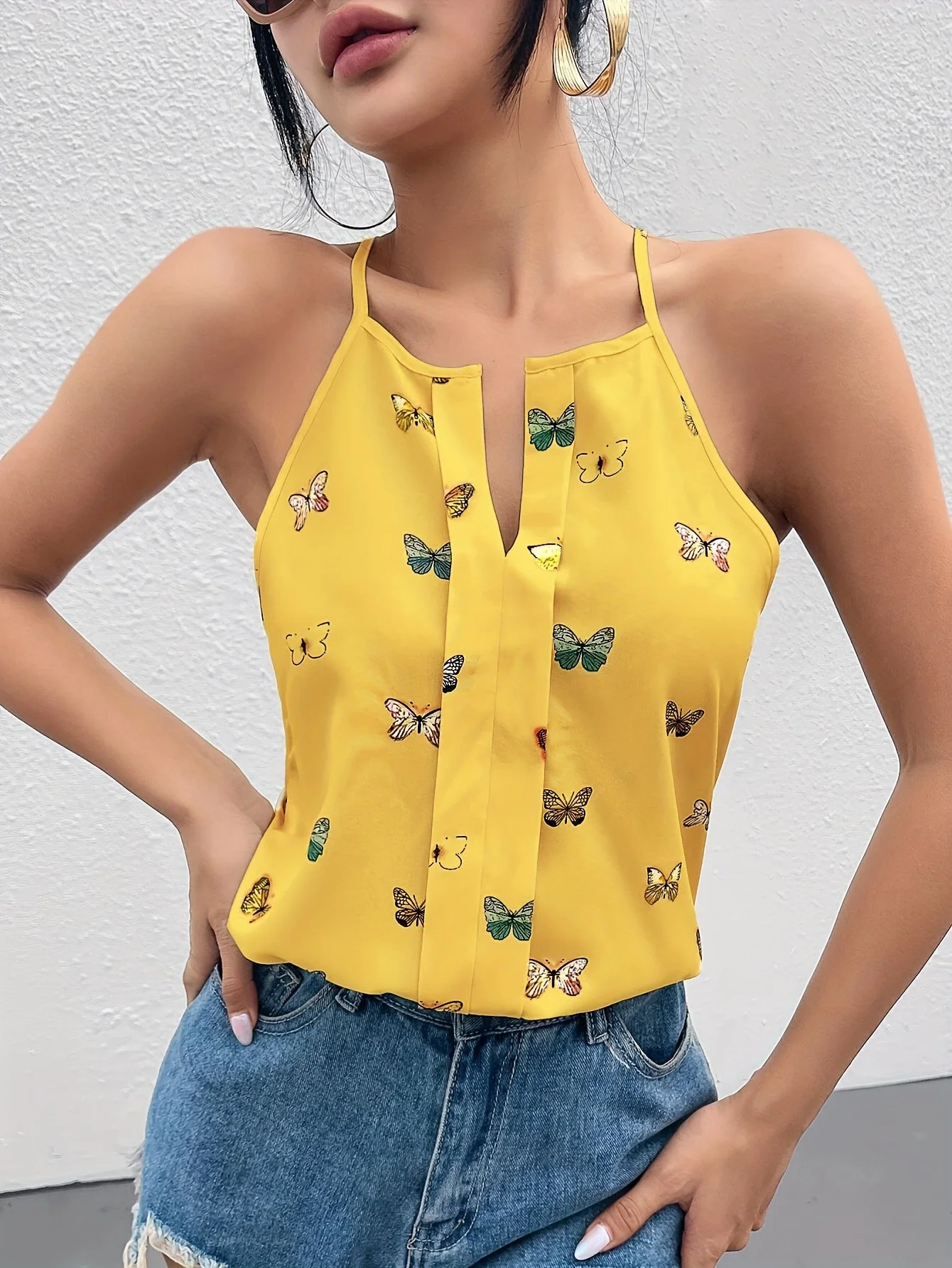 Damen Top mit Schmetterlings-Print und Spaghettiträgern – Elegantes Sommer-Oberteil für Freizeit und Alltag - Image 3