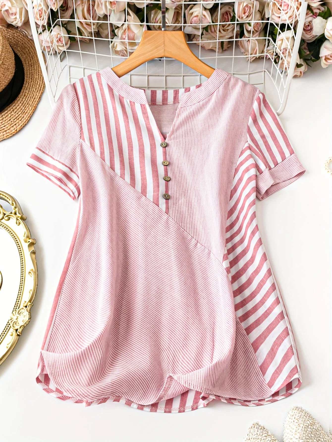 Damen Tunika Bluse mit Streifenmuster und Knopfleiste – Eleganter Sommer-Style für Alltag und Freizeit