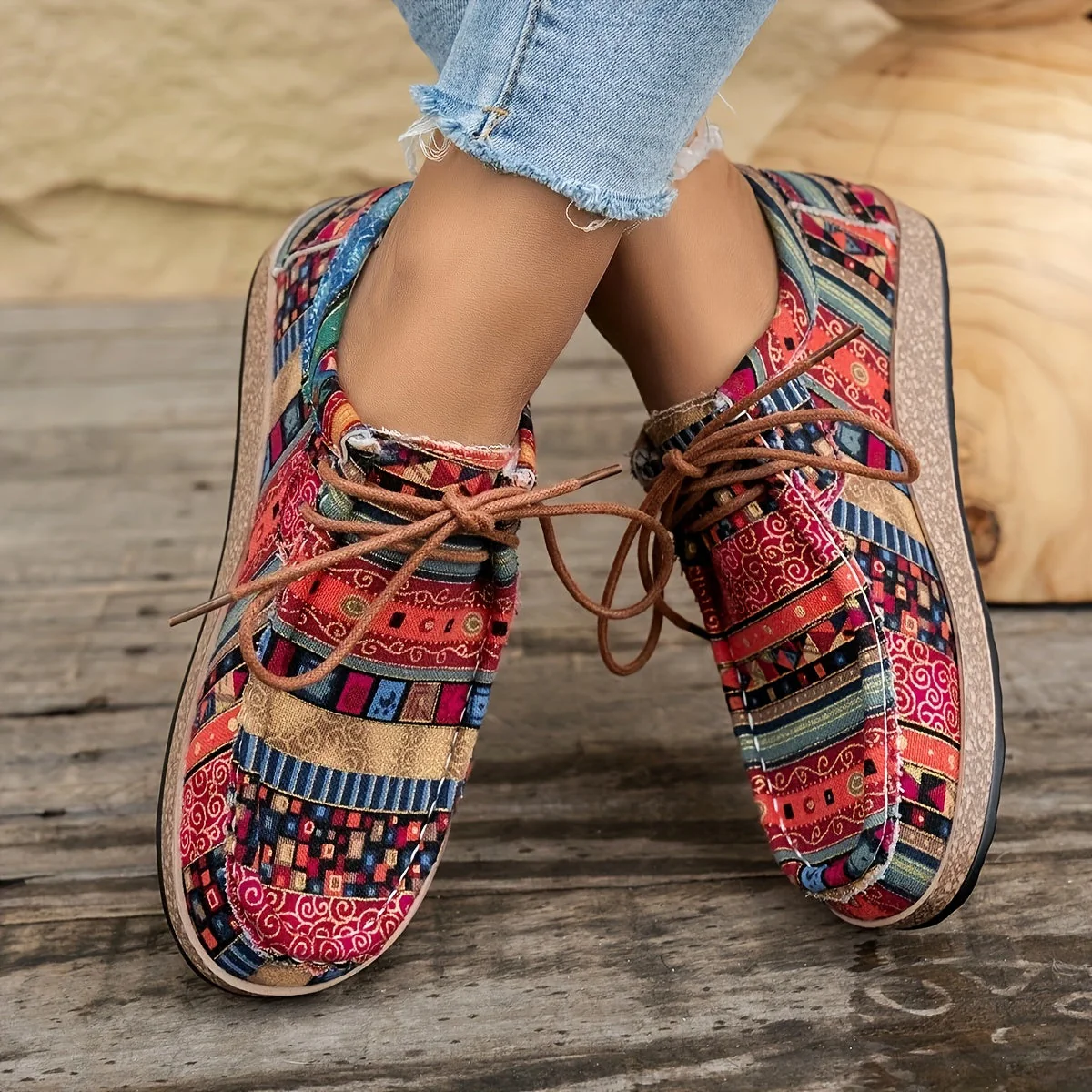 Damen Vintage Freizeitschuhe mit buntem Ethno-Muster und Schnürung – Modische Penny Loafer für Alltag & Reisen - Image 13