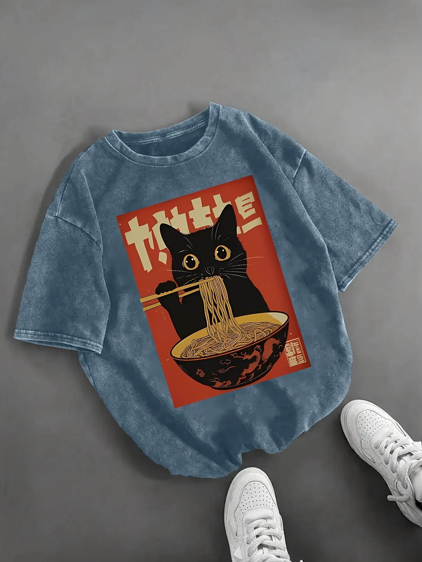 Damen Vintage T-Shirt mit Katzen- und Ramen-Print – Lustiges Grafikshirt für Freizeit und Streetwear - Image 10
