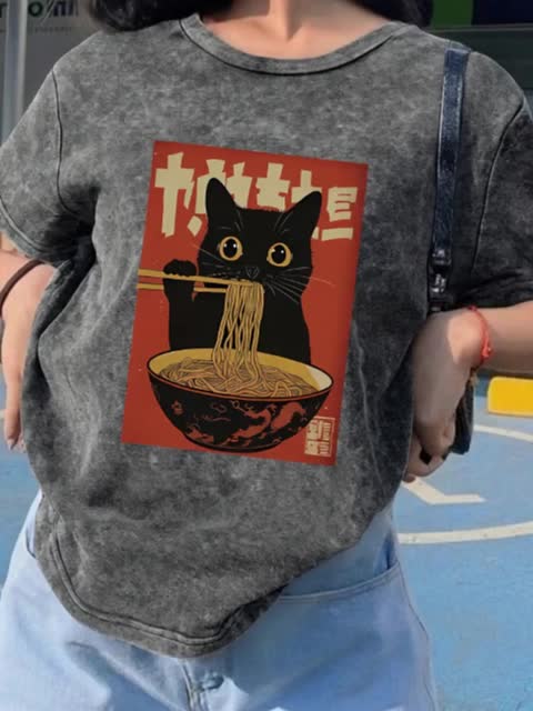 Damen Vintage T-Shirt mit Katzen- und Ramen-Print – Lustiges Grafikshirt für Freizeit und Streetwear - Image 12