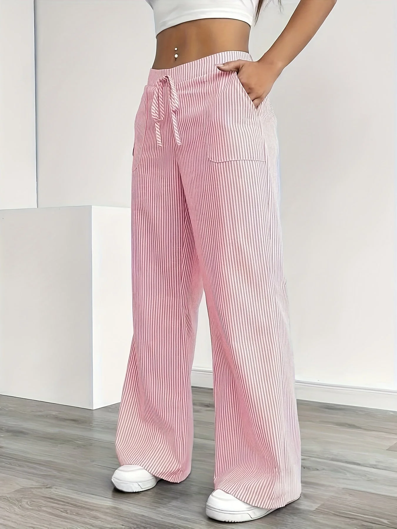 Damen Weitbeinige Freizeithose mit Streifen und Kordelzug – Lässige Streetwear für Alltag und Wochenende - Image 10