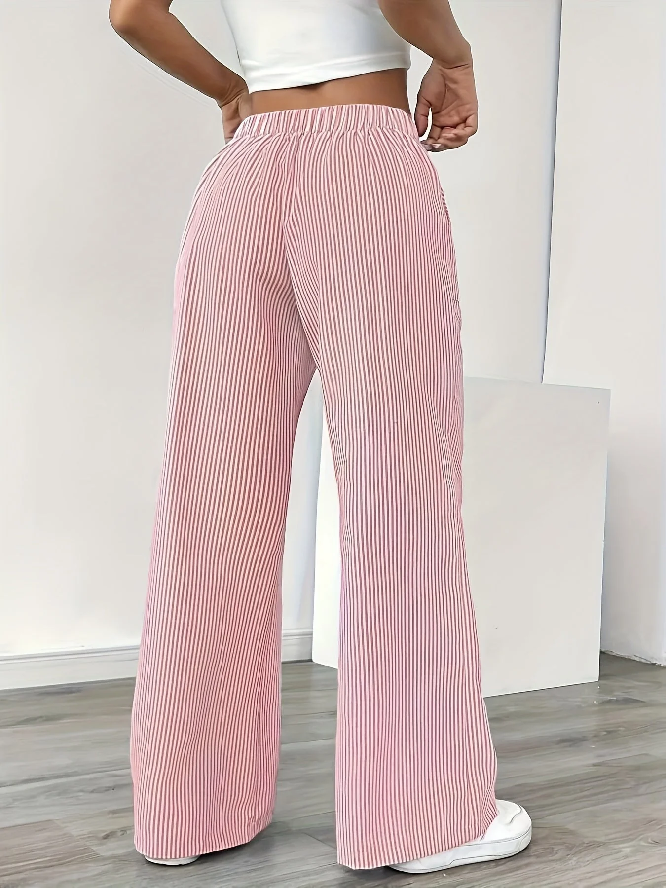Damen Weitbeinige Freizeithose mit Streifen und Kordelzug – Lässige Streetwear für Alltag und Wochenende - Image 4