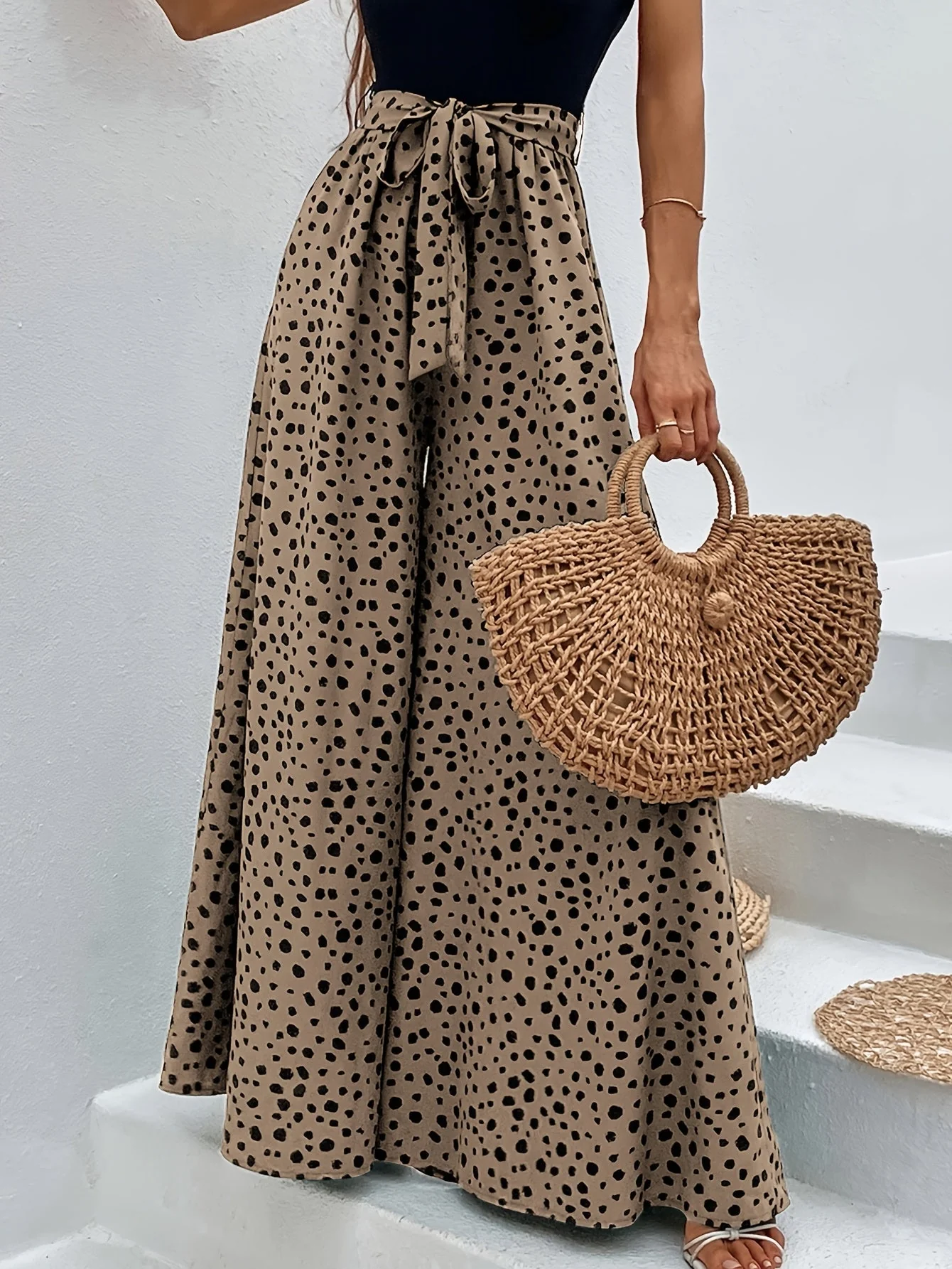 Damen Weite Palazzo-Hose mit Punkten und Bindegürtel – Eleganter Frühlings- und Sommerstil