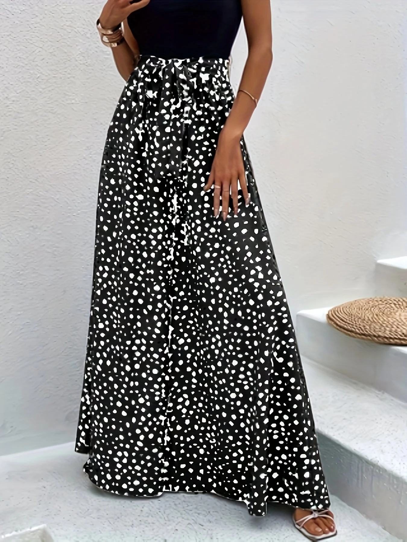Damen Weite Palazzo-Hose mit Punkten und Bindegürtel – Eleganter Frühlings- und Sommerstil - Image 2