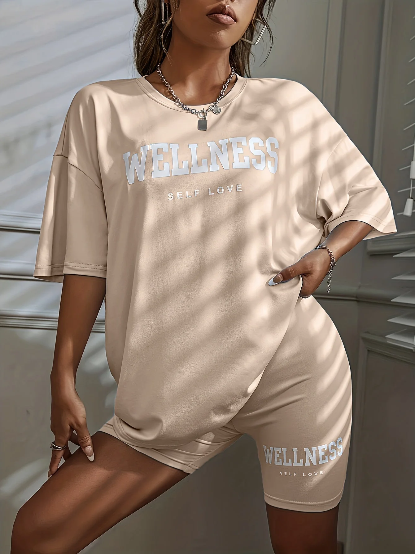 Damen Wellness Oversize Lounge Set – Entspannungs- & Freizeitlook mit Statement-Print