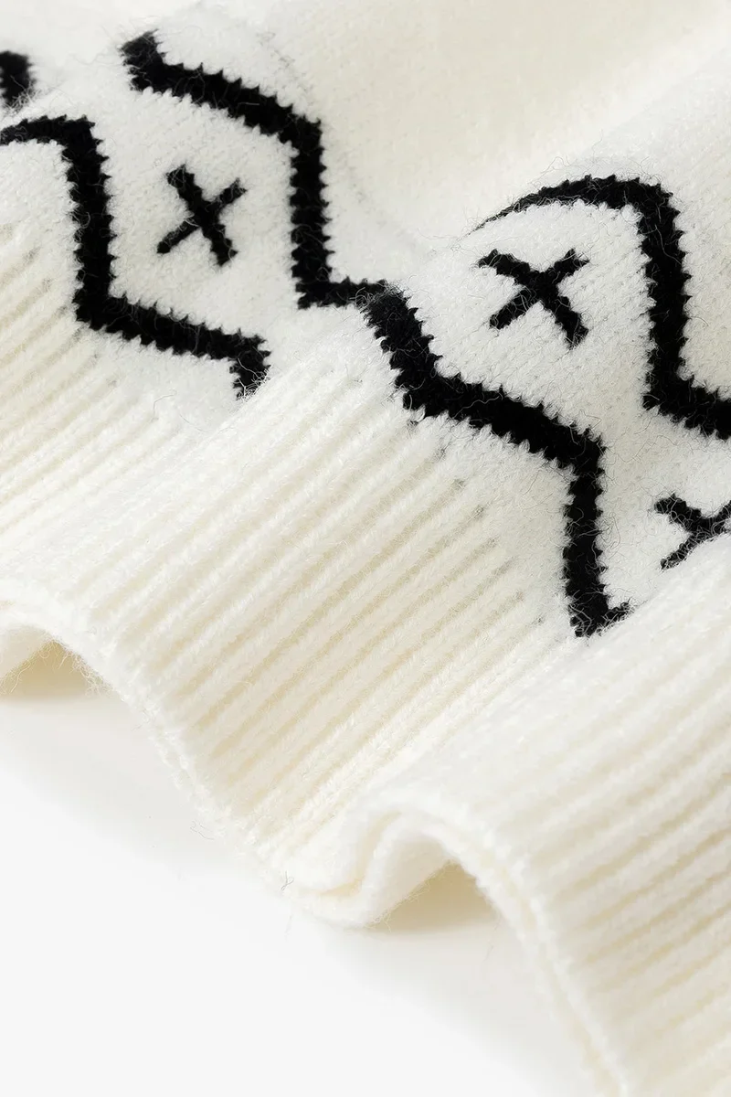 Damen Winterpullover mit Schneeflocken Muster – Skandinavischer Strickpullover für kalte Tage - Image 6