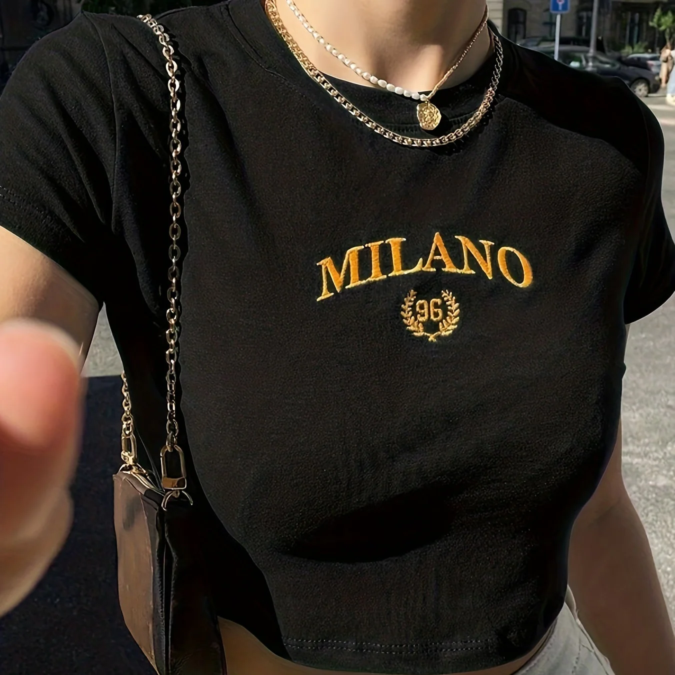 Damen Y2K Milano Crop Top T-Shirt mit Stickerei – Trendiges Sommer Streetwear - Image 12