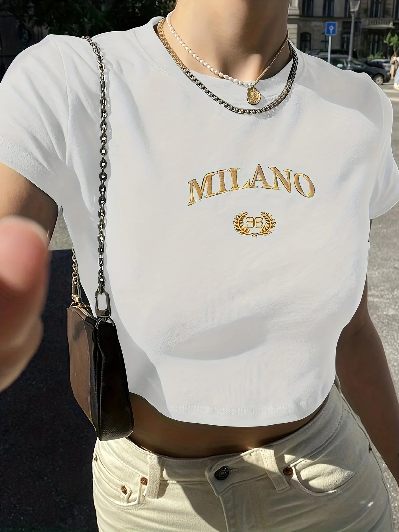 Damen Y2K Milano Crop Top T-Shirt mit Stickerei – Trendiges Sommer Streetwear - Image 3