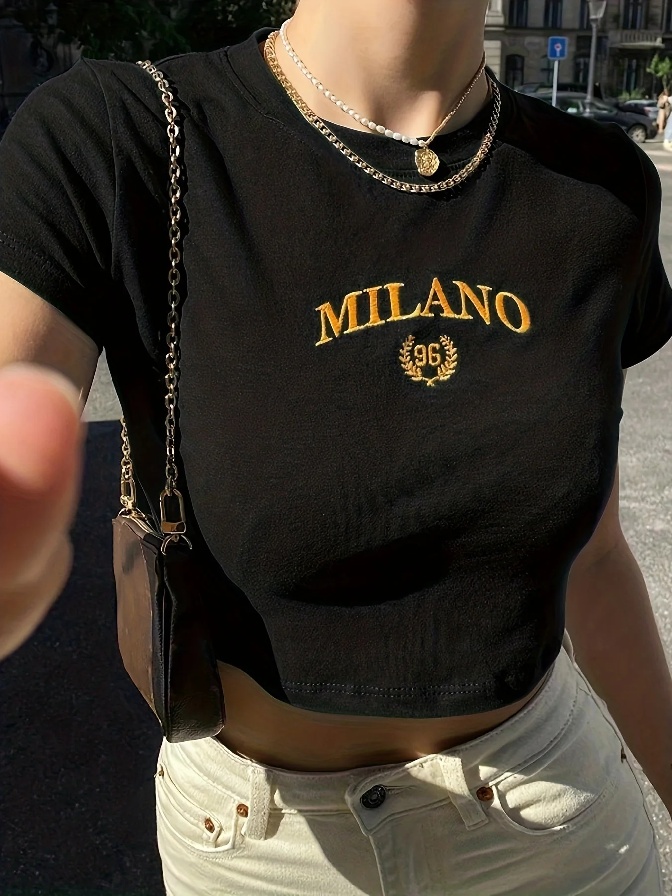 Damen Y2K Milano Crop Top T-Shirt mit Stickerei – Trendiges Sommer Streetwear - Image 5