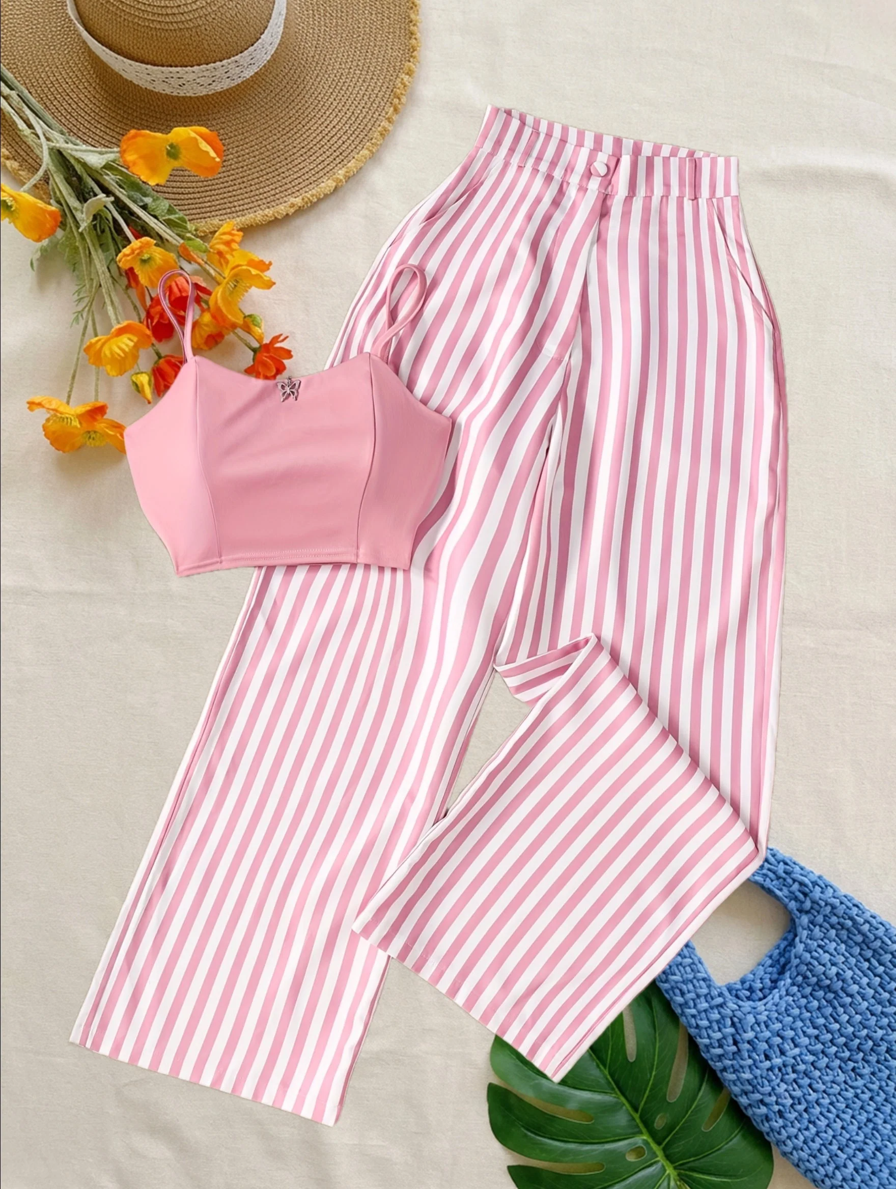 Damen Zweiteiler Set – Modischer Sommer-Look mit gestreifter Hose und Bustier Top, ideal für Gartenpartys & Freizeit