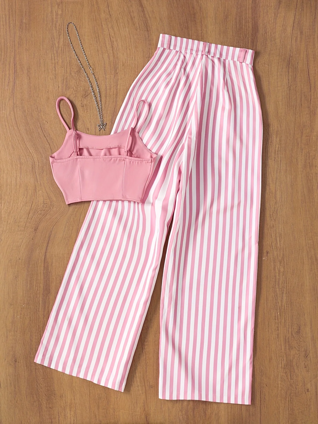 Damen Zweiteiler Set – Modischer Sommer-Look mit gestreifter Hose und Bustier Top, ideal für Gartenpartys & Freizeit - Image 4