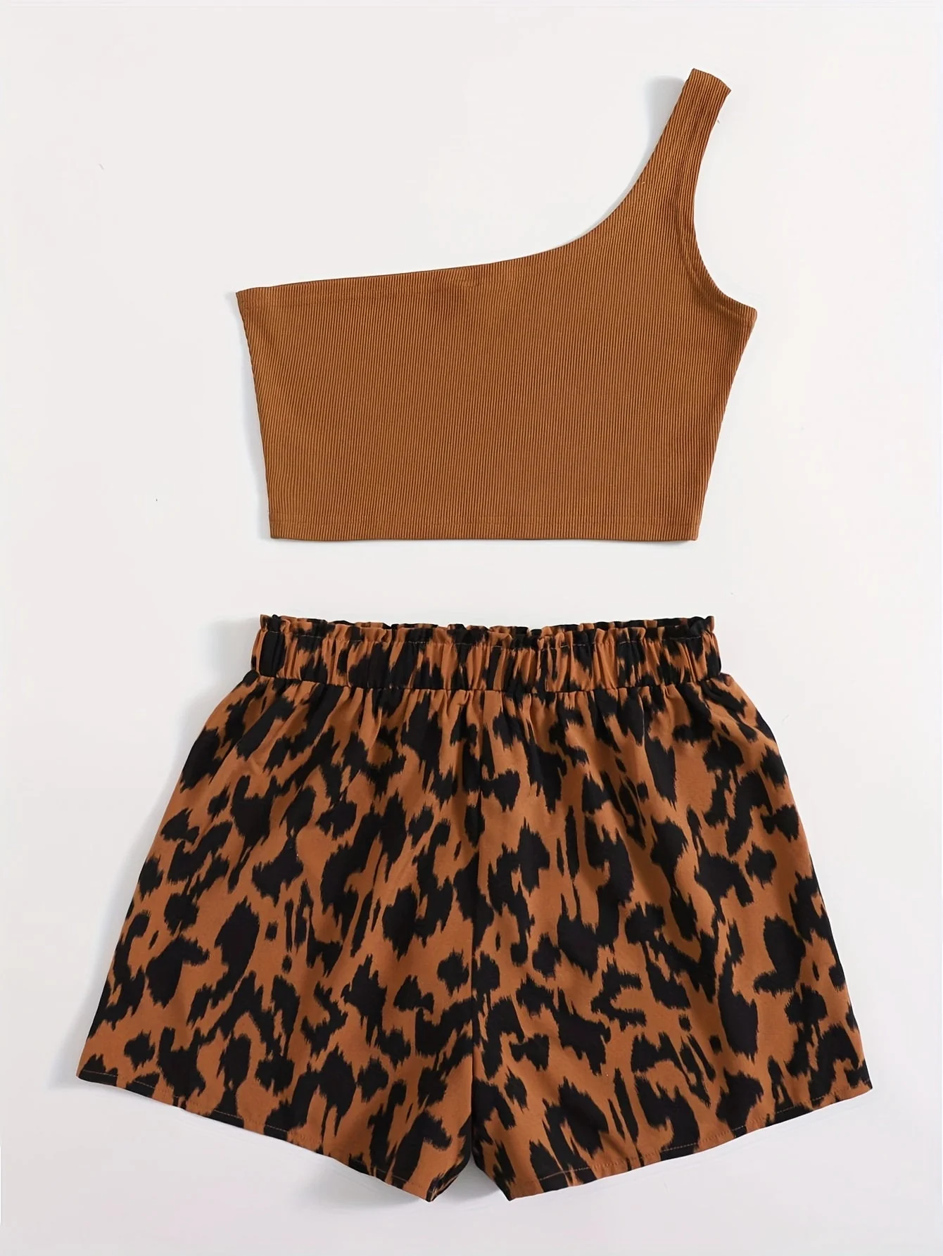Damen Zweiteiler Set mit One-Shoulder Top und Animal Print Shorts – Elegantes Sommer Outfit - Image 4