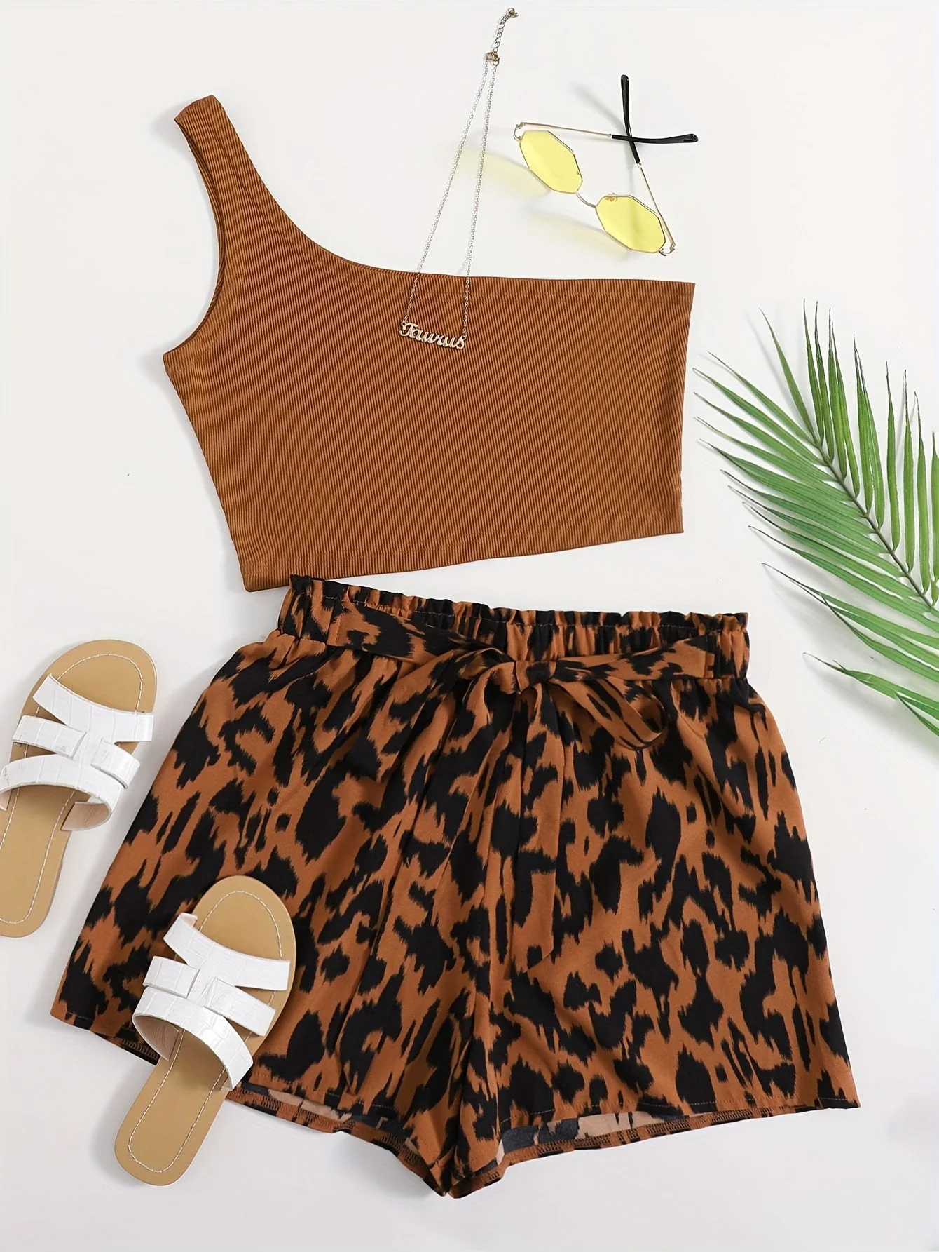 Damen Zweiteiler Set mit One-Shoulder Top und Animal Print Shorts – Elegantes Sommer Outfit - Image 5
