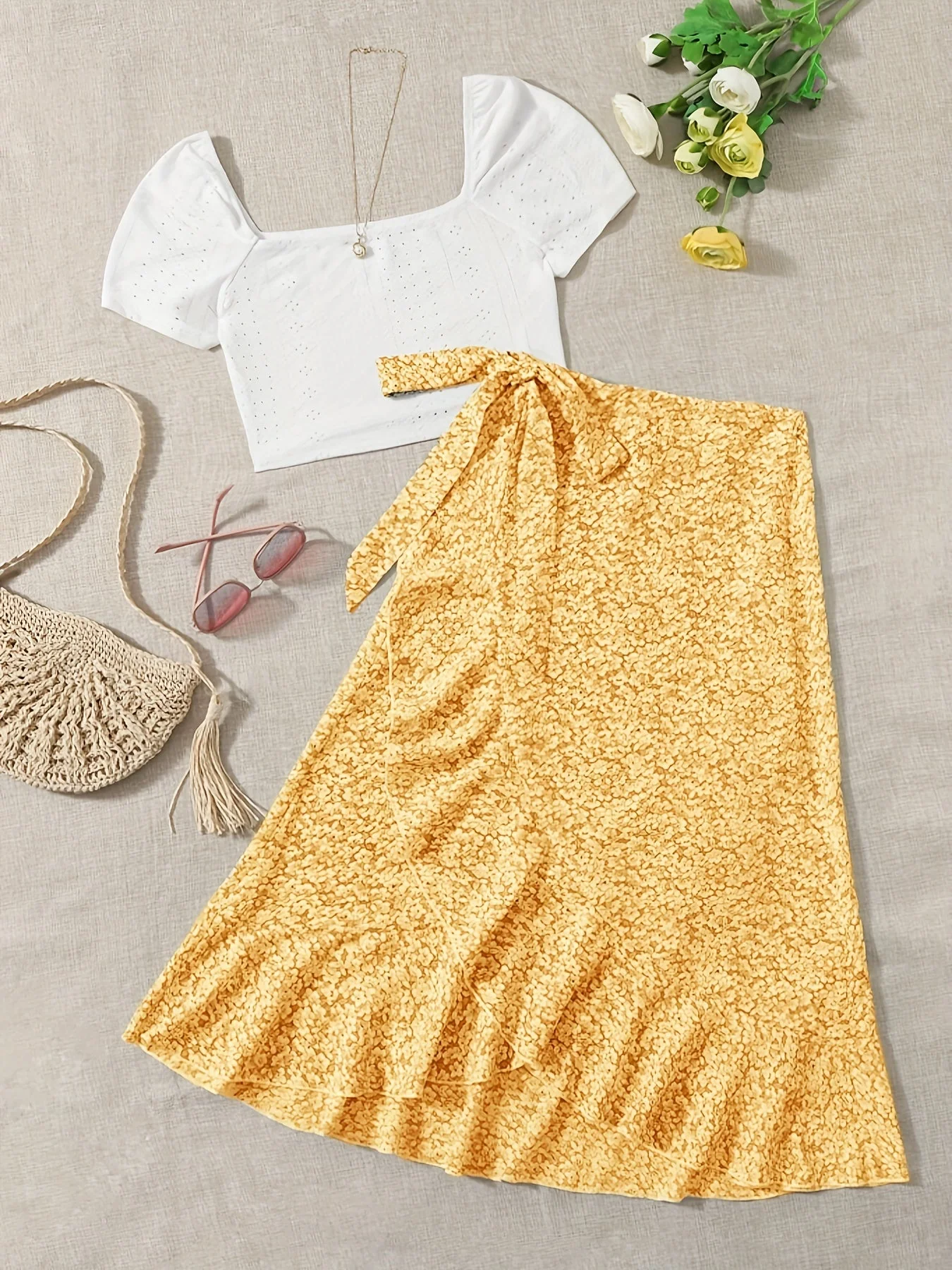 Damen Zweiteiler Set – Romantische Bluse mit Puffärmeln und Floraler Wickelrock – Perfekt für Sommer & Freizeit - Image 3