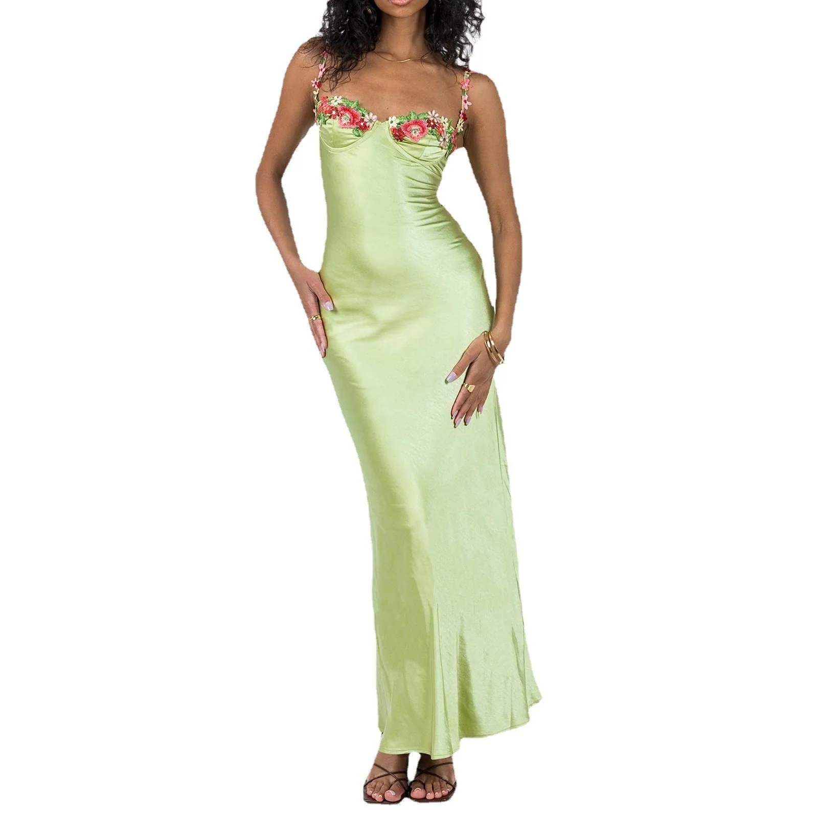 Emma – Langes Kleid mit besticktem Spitzen-Trägerdesign - Image 6
