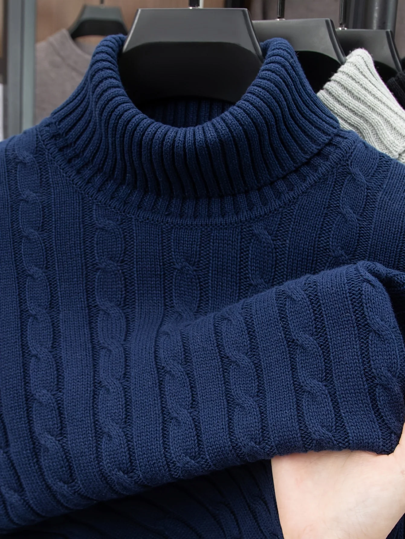 Herren Rollkragenpullover im Zopfmuster – Stilvoller Strickpullover für Alltag & Freizeit - Image 4
