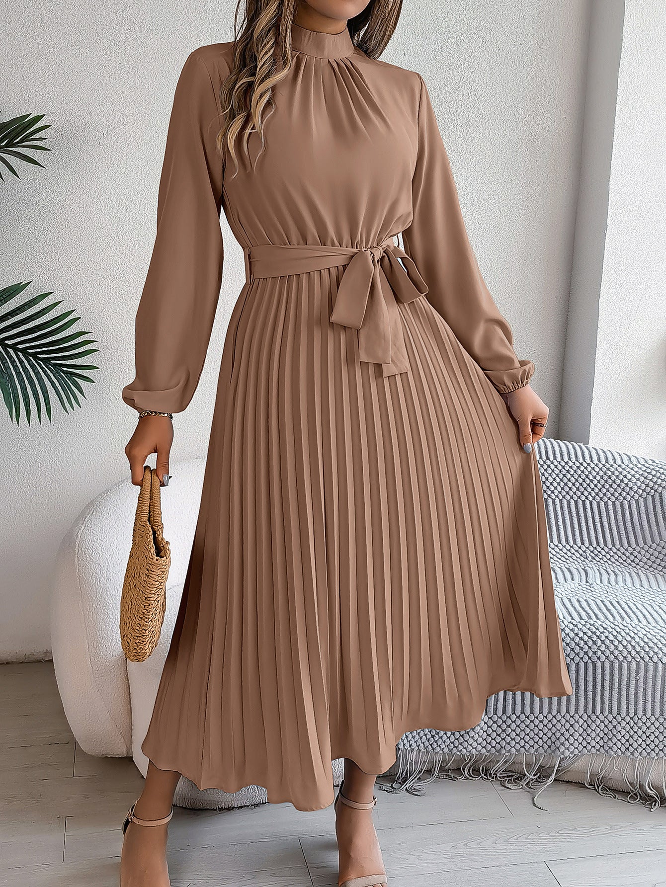 Samantha – Elegantes Kleid mit Stehkragen und langen Ärmeln - Image 9